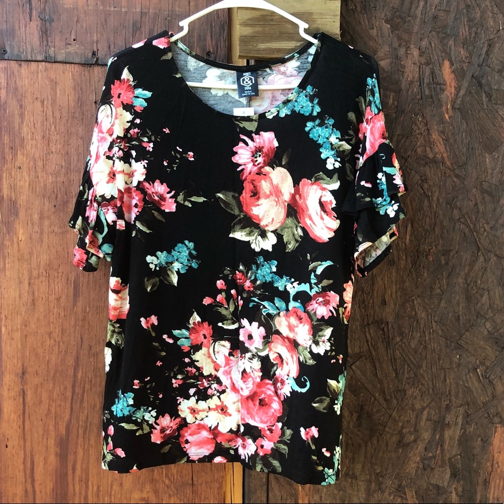 Agnes & Dora frill sleeve too Sz.M